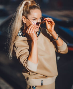 Elegants kamieļkrāsas kostīms ROYAL BLUE & GOLD