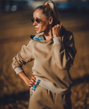 Elegants kamieļkrāsas kostīms ROYAL GOLD